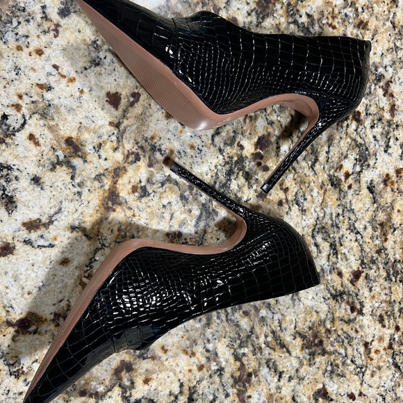 SCHUTZ Black Croc-Patterned Heels • CROCO VERNIZ SHINE BLACK - Picture 4 of 10